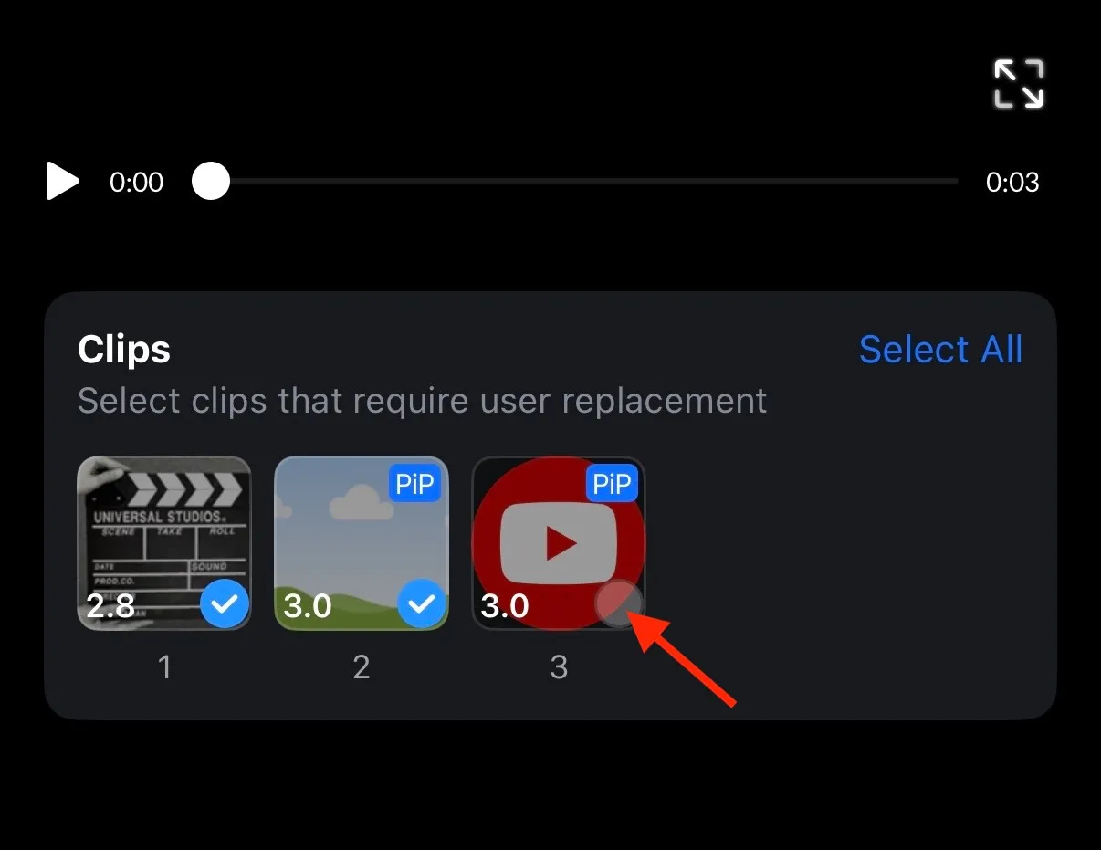Graphics remain fixed while Frames are selected as replaceable